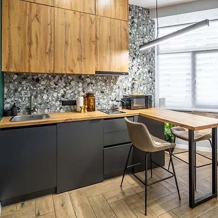 Avangard Hazova Ii דירה